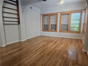 221 Commerce St D Property Photo 11