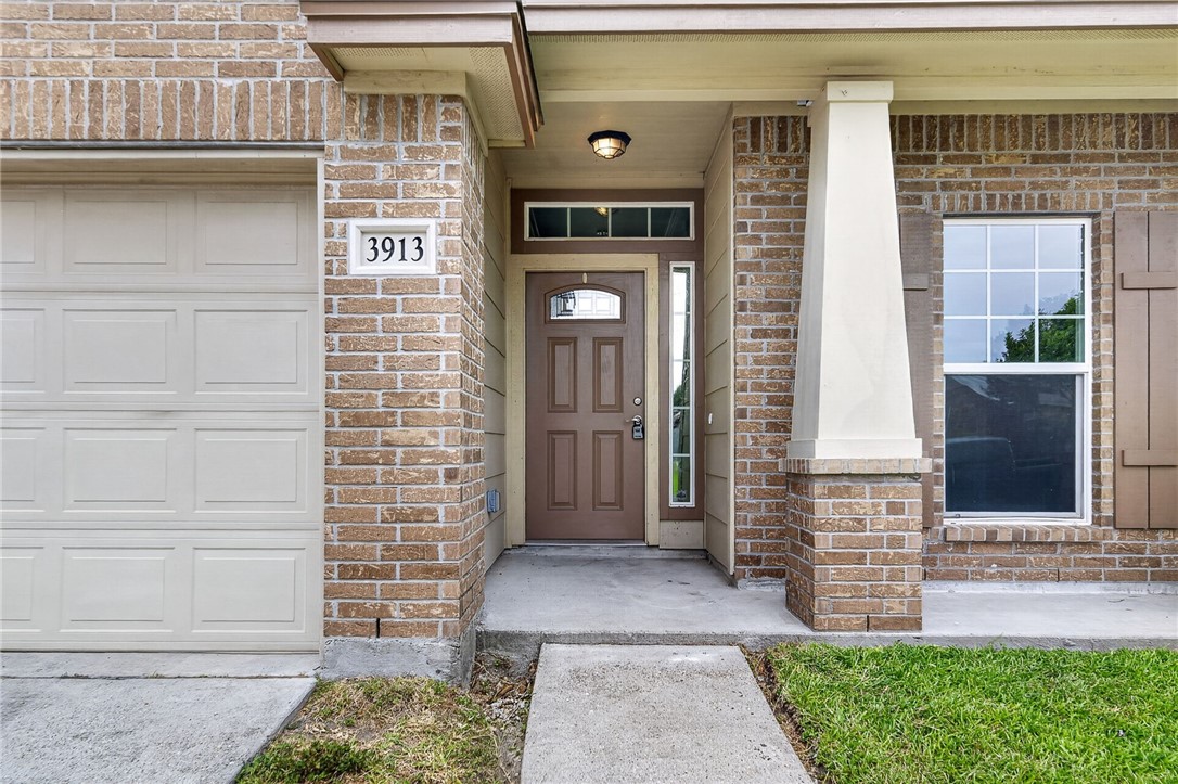 3913 Las Bahias Dr Property Photo 4