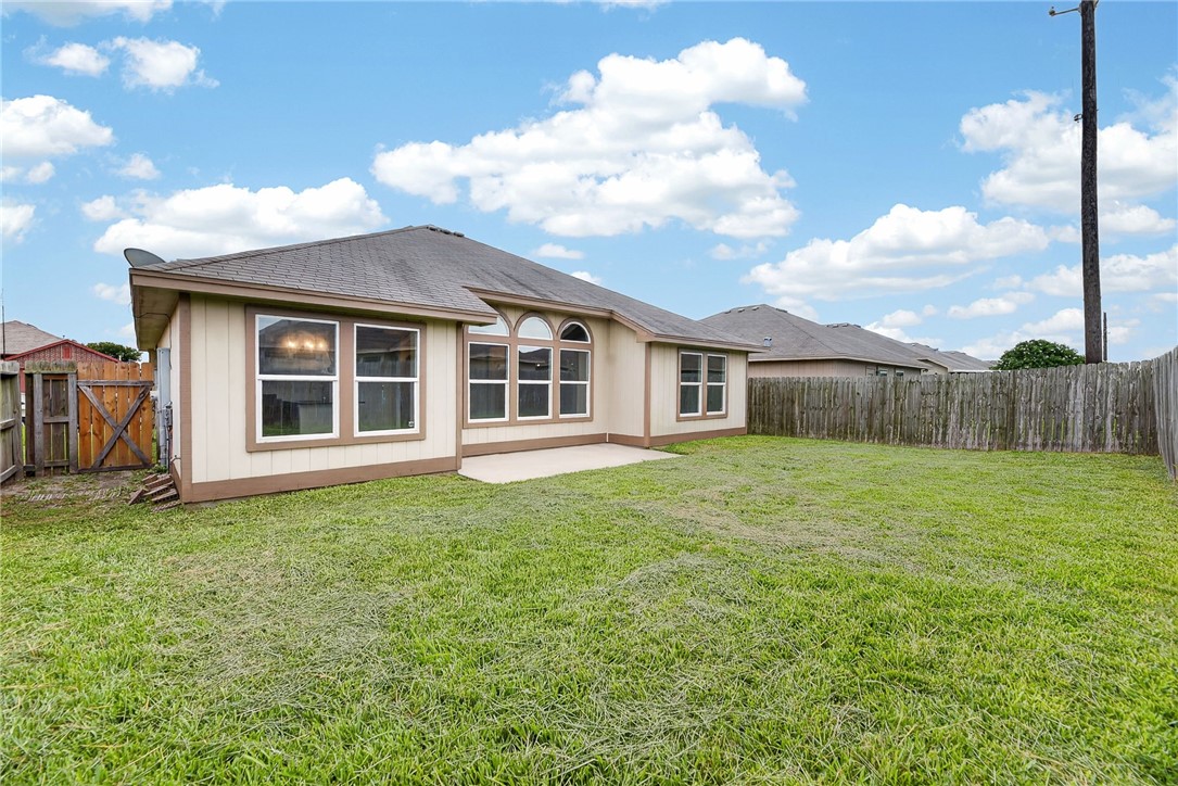 3913 Las Bahias Dr Property Photo 29