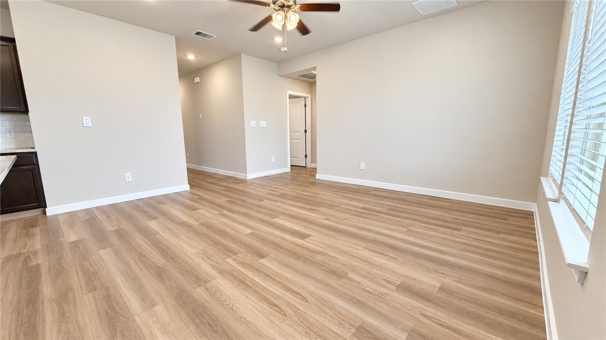 9554 Swedish Oak Dr Property Photo 5