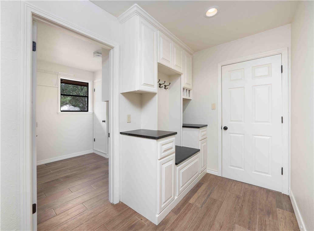 803 Thiel St Property Photo 14