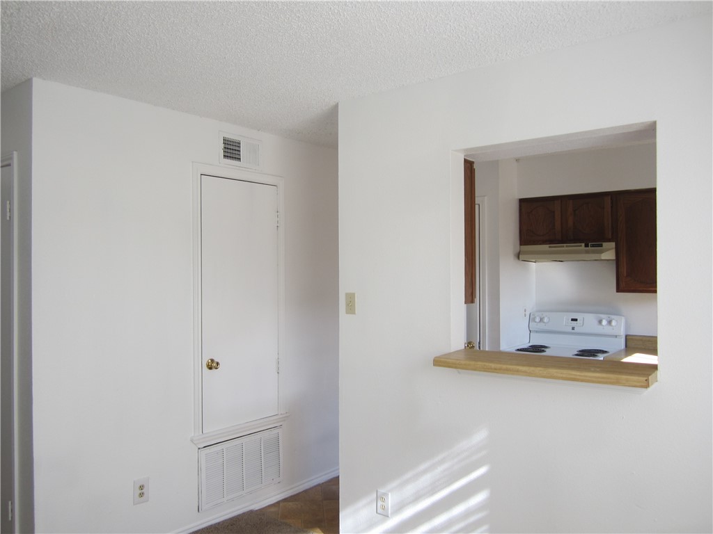 6702 Everhart F103 Property Photo 6