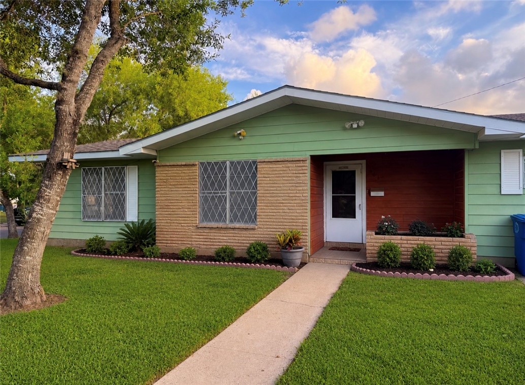 806 Leland Cir Property Photo 1