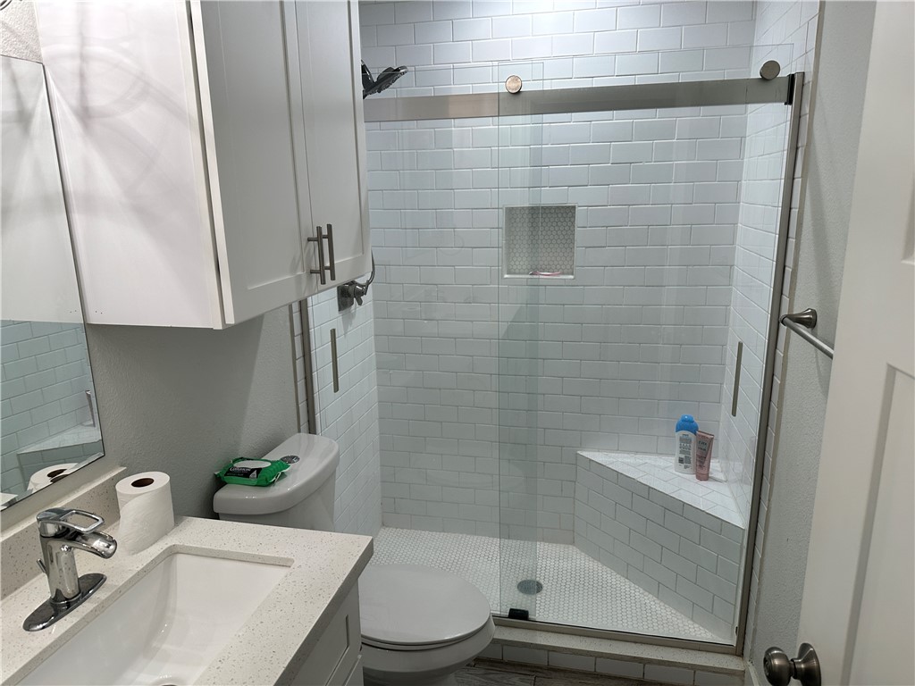 611 Lauderdale Dr 611 Property Photo 7