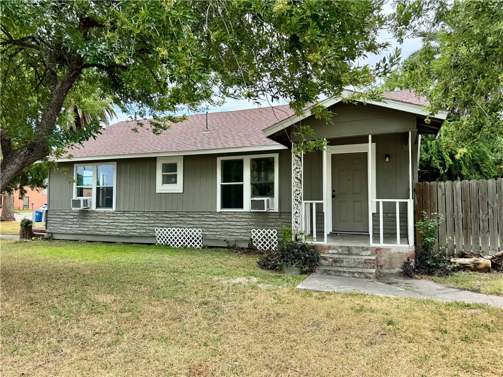 500 W Merriman St Property Photo 1
