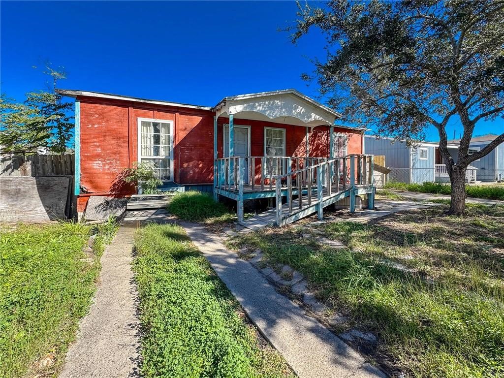 1714 Tarlton St Property Photo 2