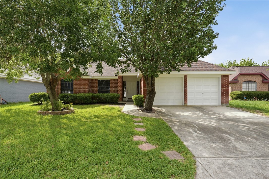 2982 Lakeview East Dr Property Photo 1