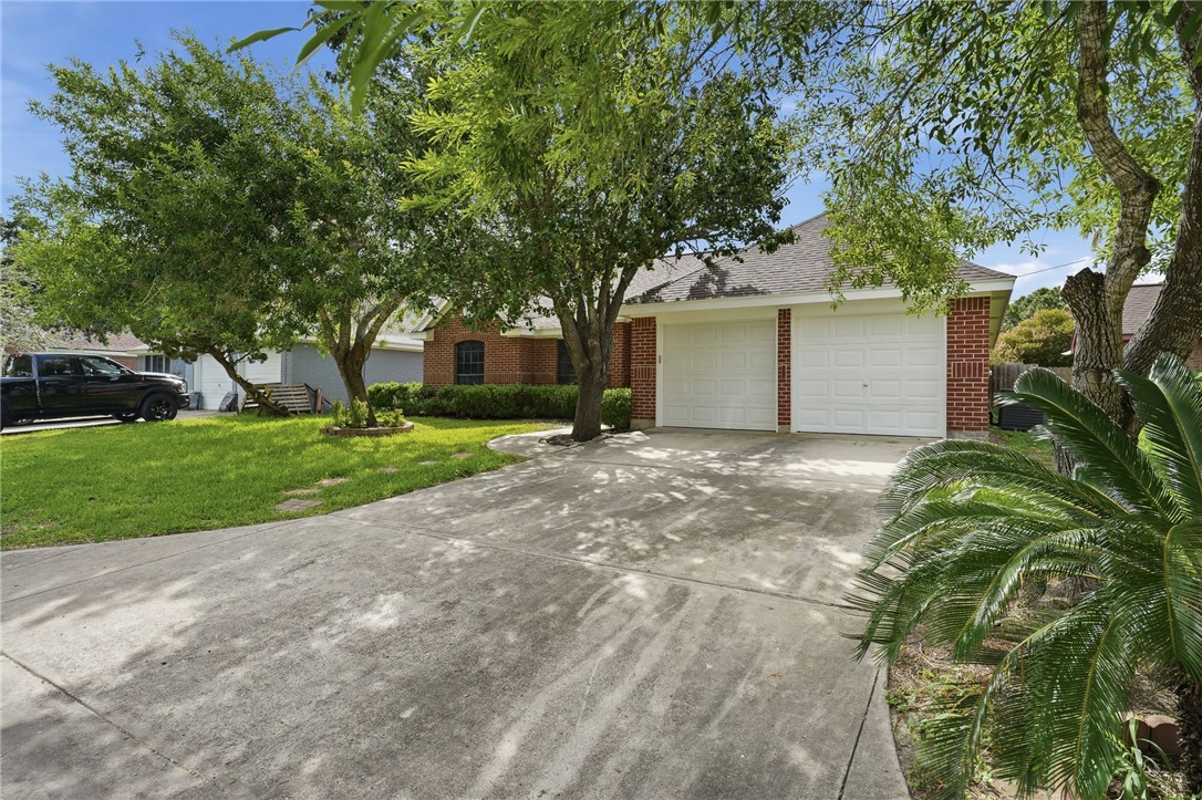 2982 Lakeview East Dr Property Photo 2