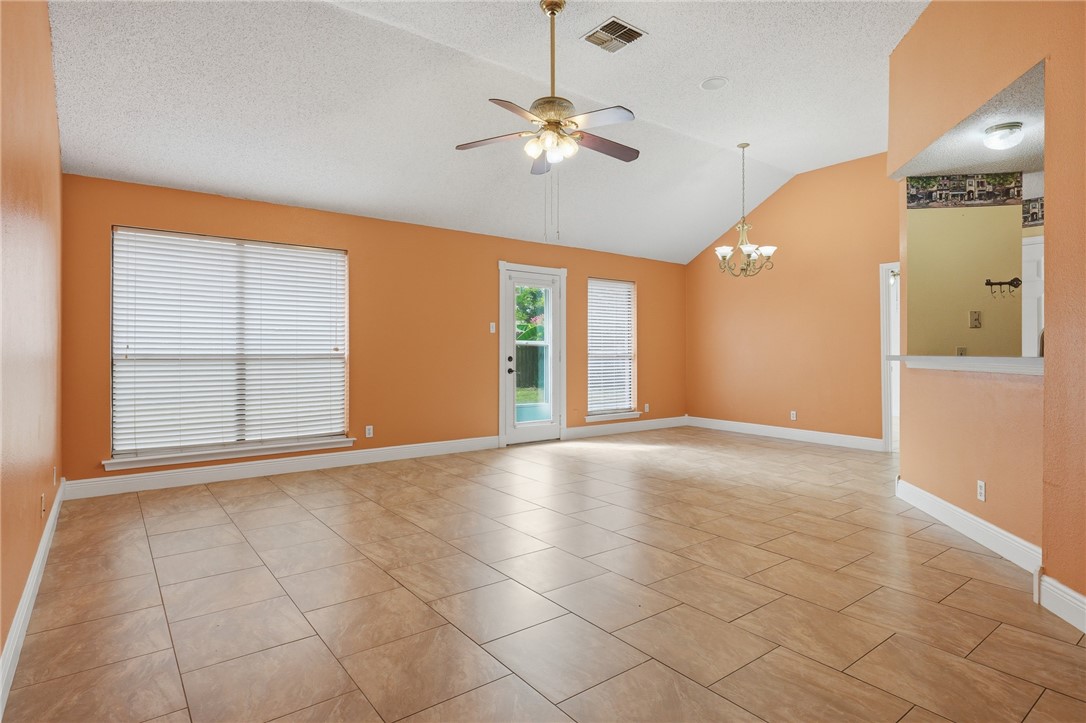2982 Lakeview East Dr Property Photo 6