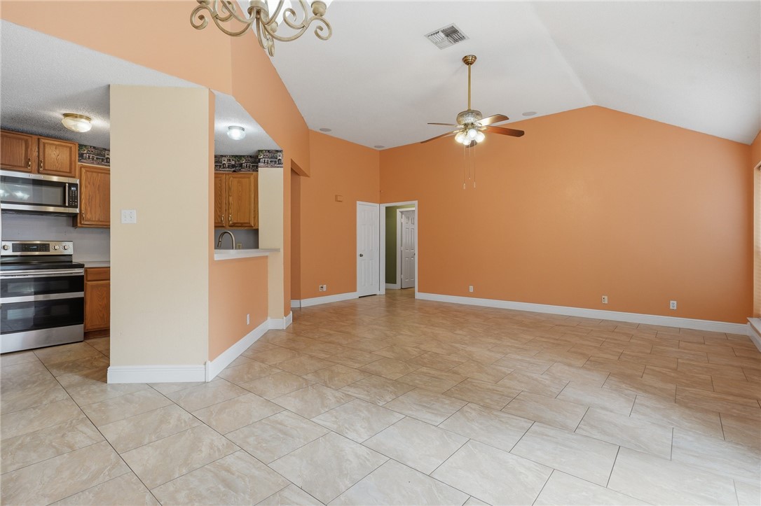 2982 Lakeview East Dr Property Photo 8