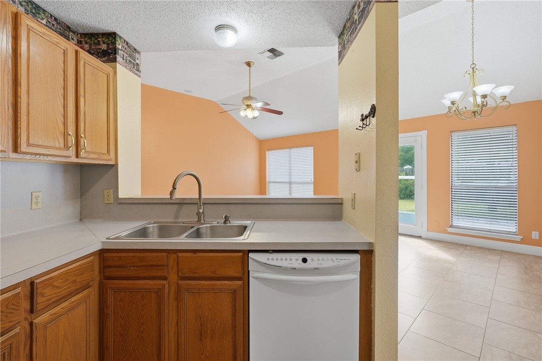 2982 Lakeview East Dr Property Photo 12