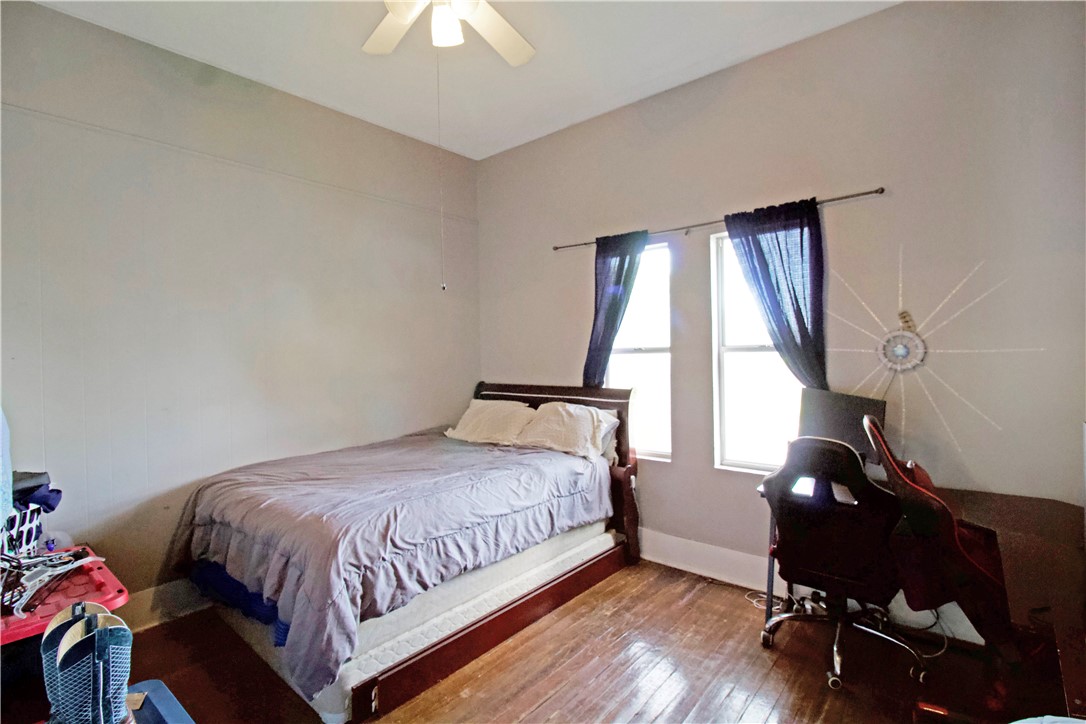 810 W Jones St Property Photo 12