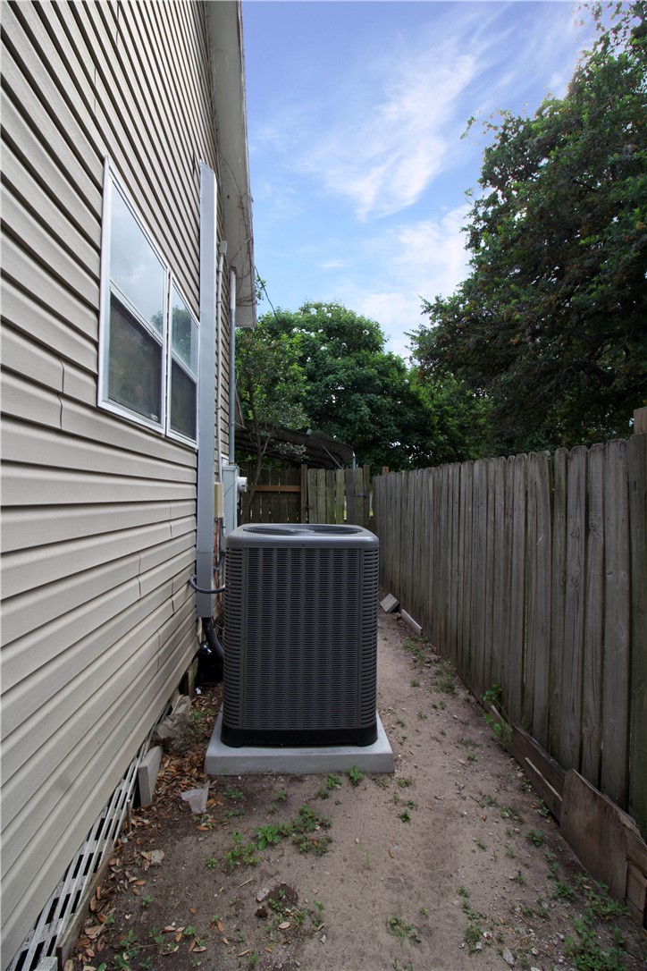 810 W Jones St Property Photo 15