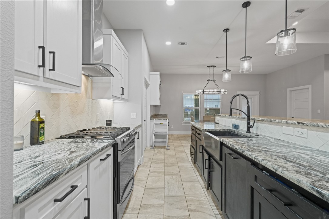 9518 Spanish Oak Dr Property Photo 8