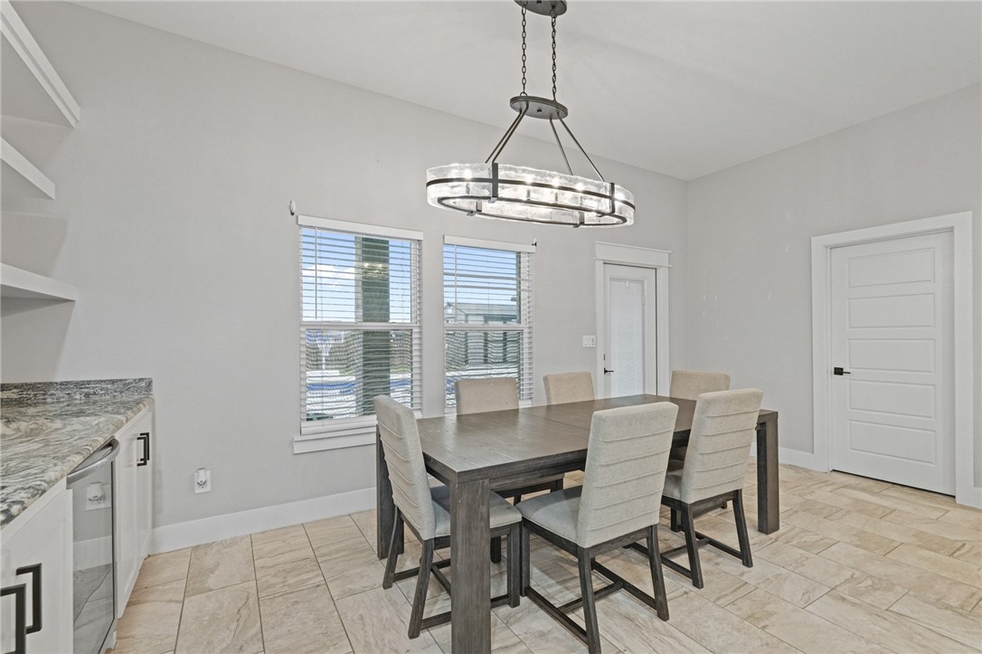 9518 Spanish Oak Dr Property Photo 9