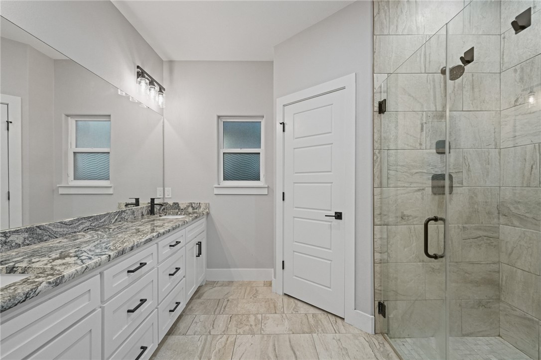 9518 Spanish Oak Dr Property Photo 15