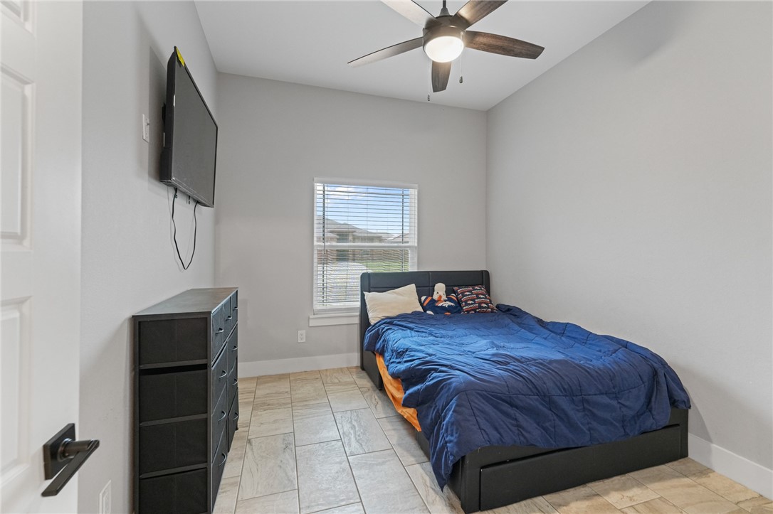 9518 Spanish Oak Dr Property Photo 21