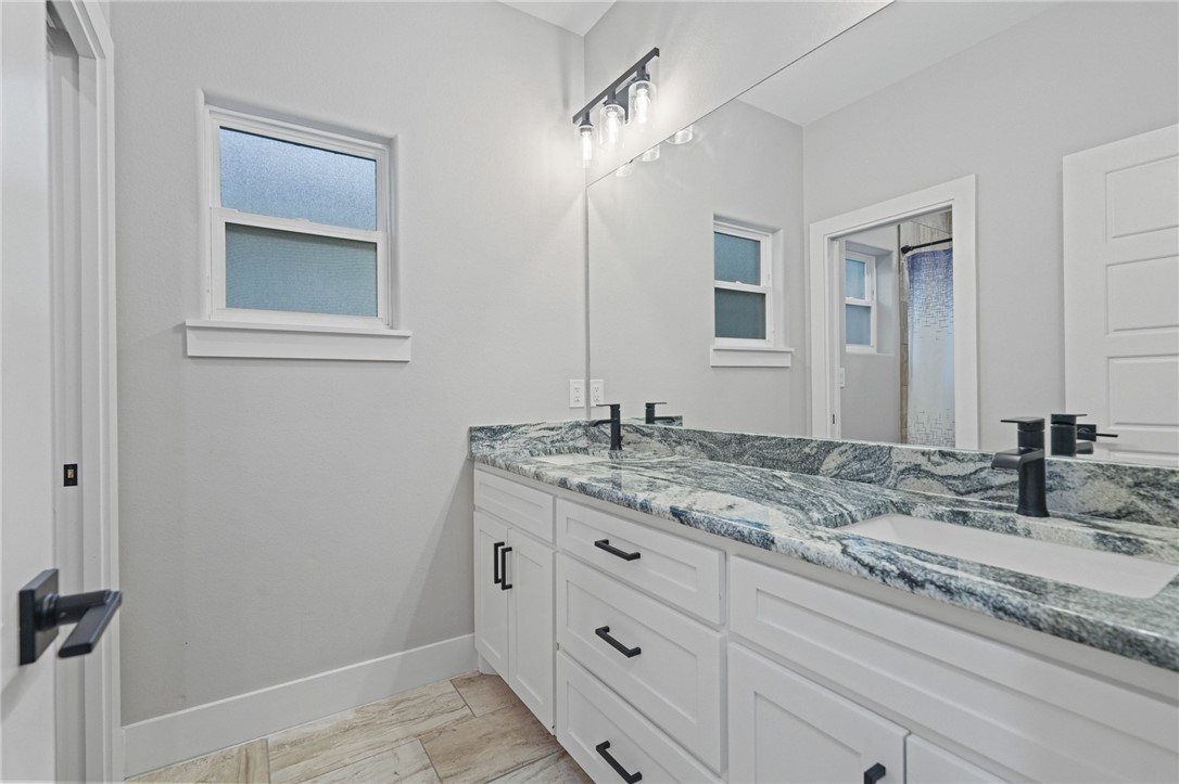 9518 Spanish Oak Dr Property Photo 23