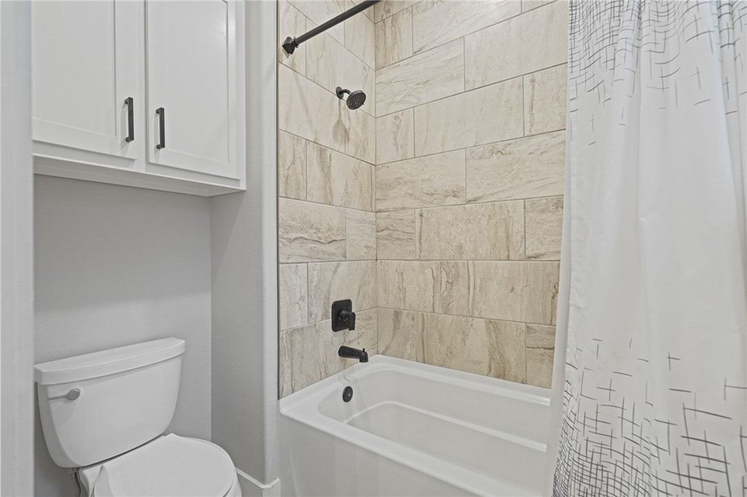 9518 Spanish Oak Dr Property Photo 24