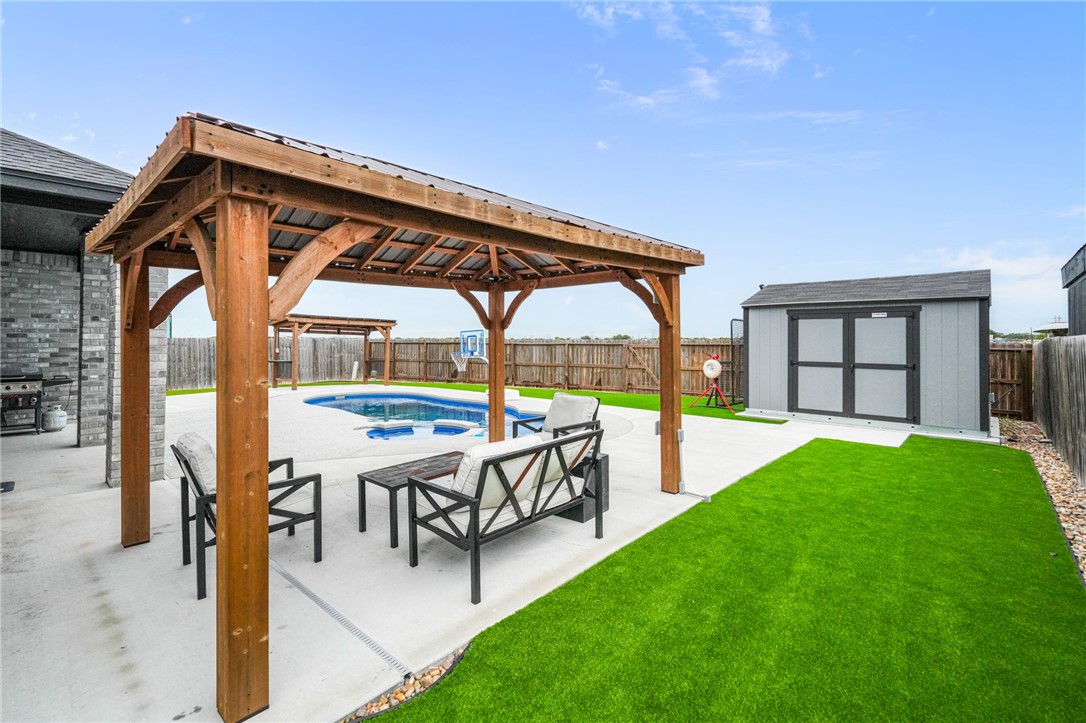 9518 Spanish Oak Dr Property Photo 27