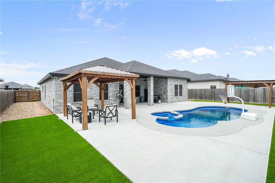 9518 Spanish Oak Dr Property Photo 30