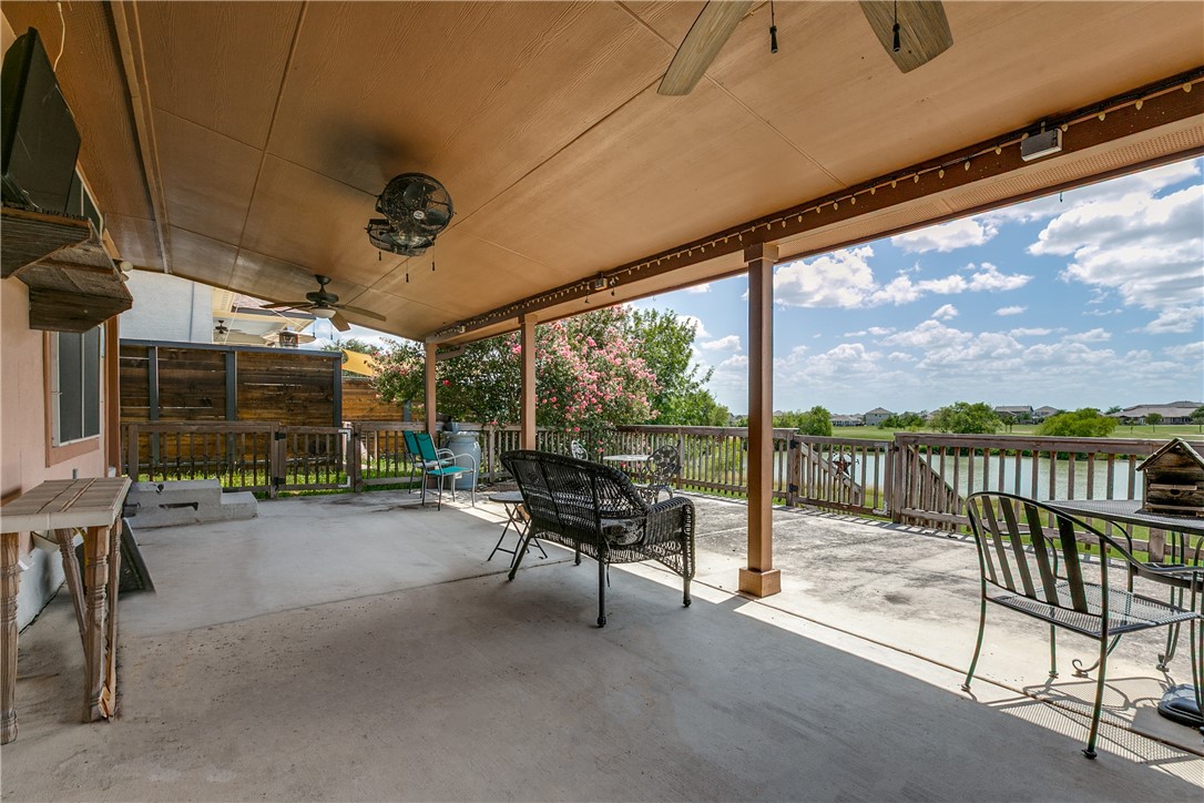 12311 Course View Dr Property Photo 6