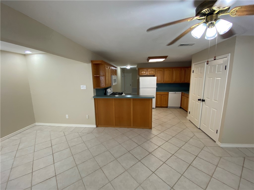 5621 Burton Property Photo 5