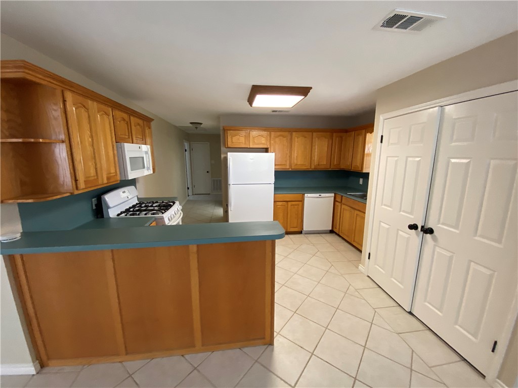 5621 Burton Property Photo 6