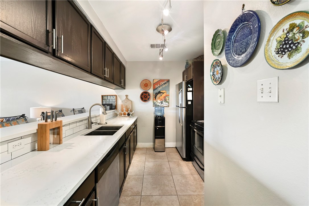 220 W Avenue F 2b Property Photo 12