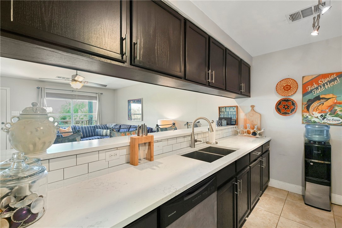 220 W Avenue F 2b Property Photo 13