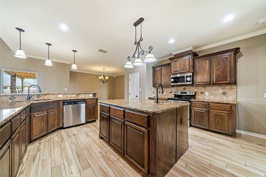 2033 Arash Dr Property Photo 15