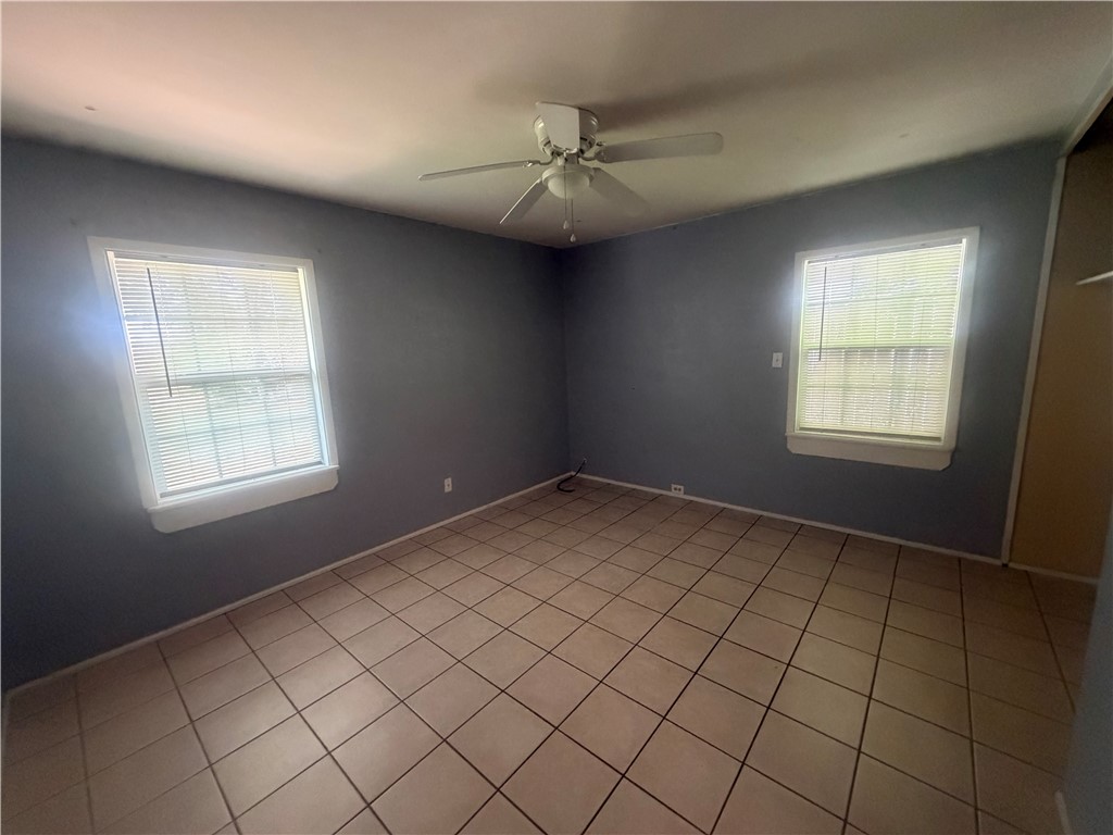 4010 Robinhood Dr Property Photo 12