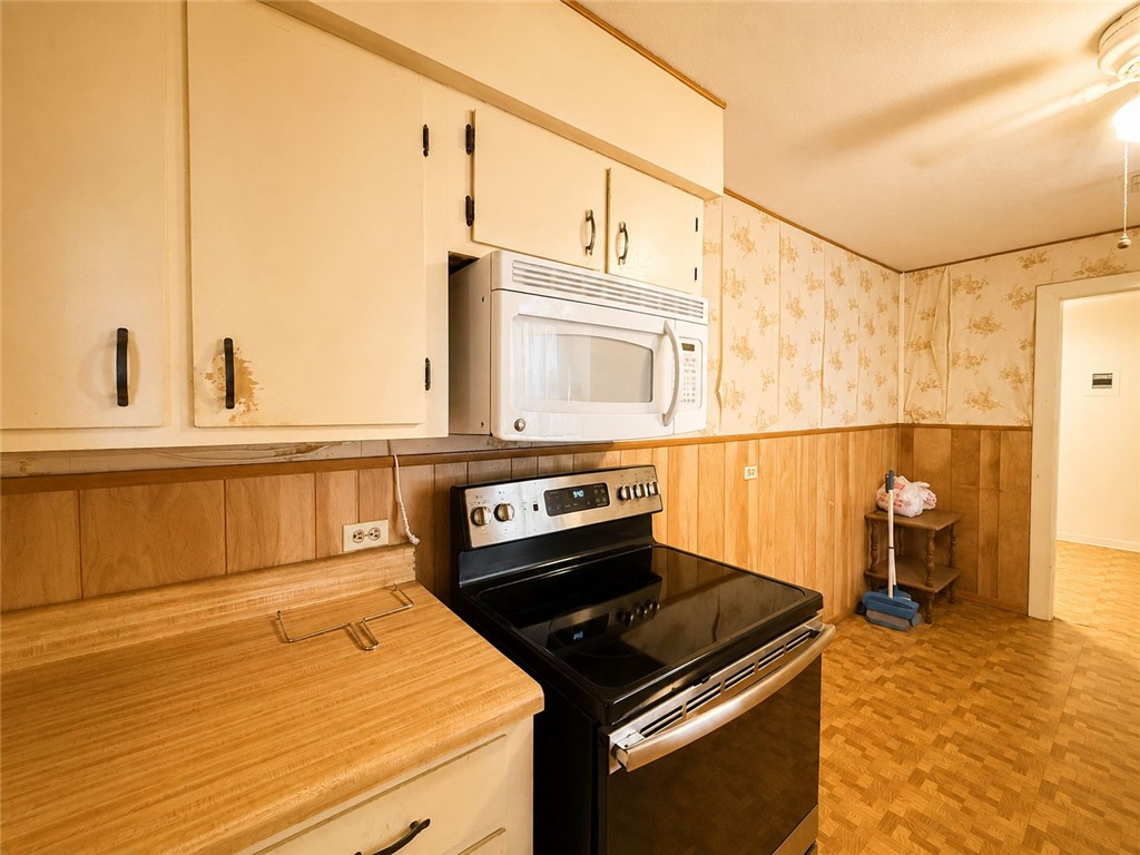 736 Fetick Property Photo 10