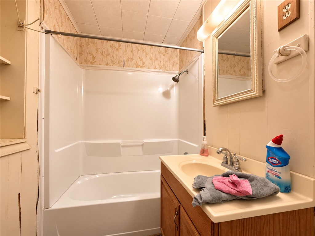736 Fetick Property Photo 19