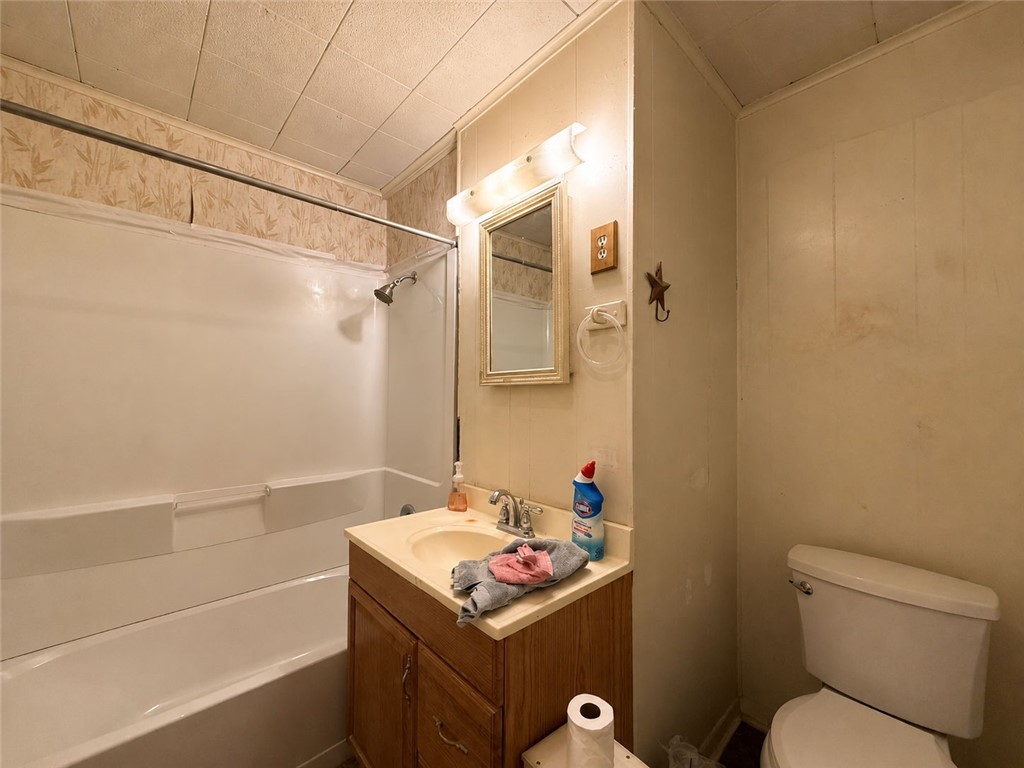 736 Fetick Property Photo 20