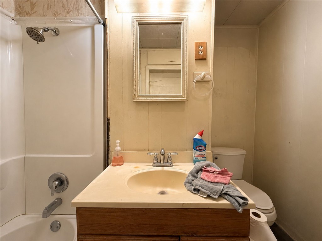 736 Fetick Property Photo 21