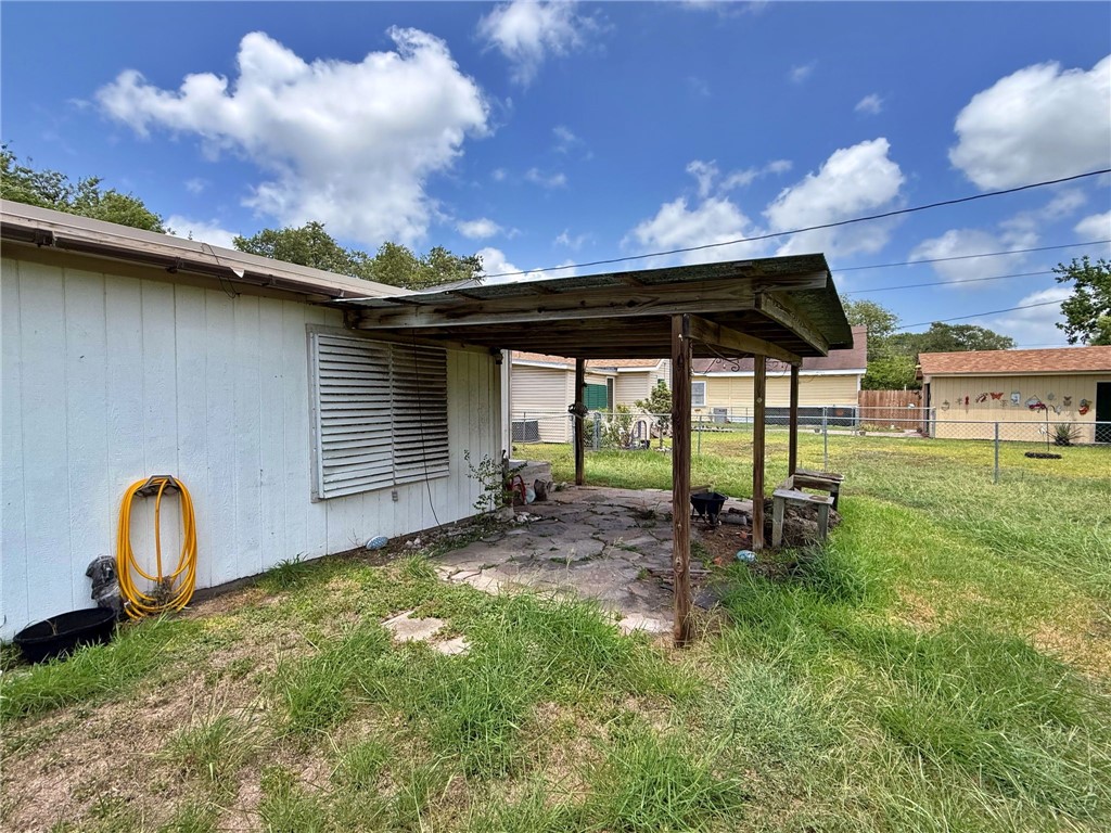 736 Fetick Property Photo 31