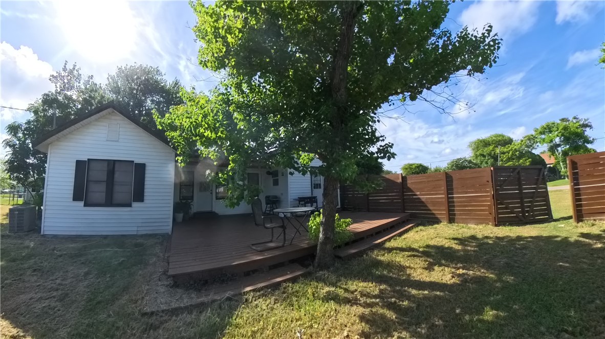 2797 Humble St Property Photo 1