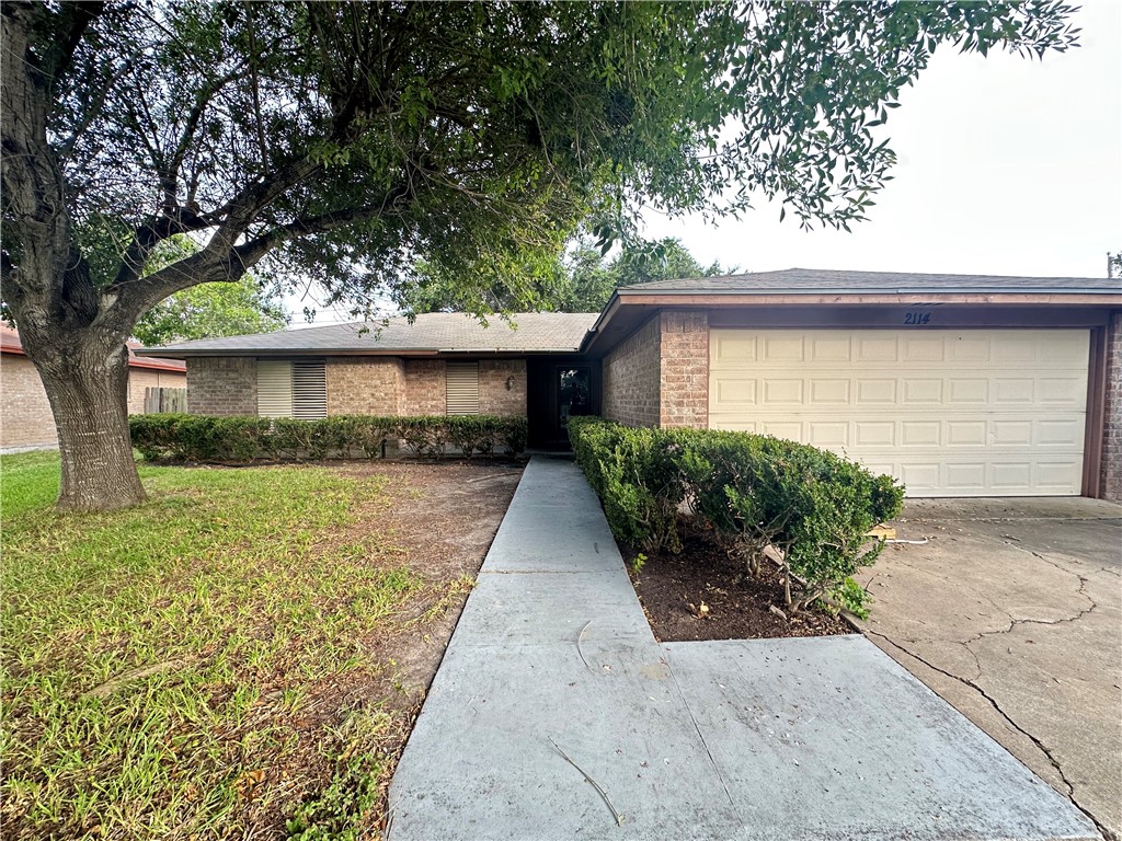 2114 Saint Charles Dr Property Photo 1