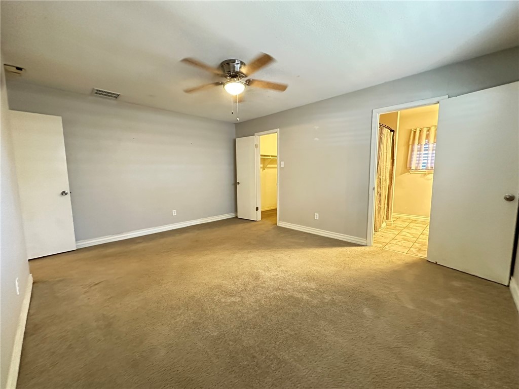 2114 Saint Charles Dr Property Photo 9