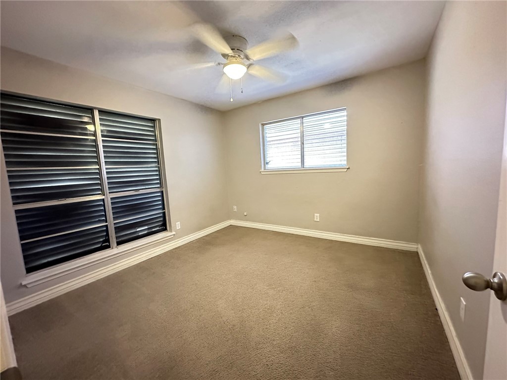 2114 Saint Charles Dr Property Photo 17