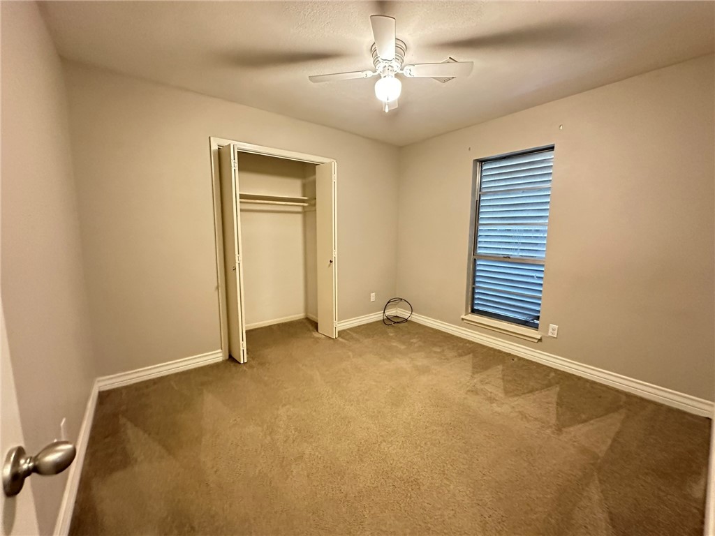 2114 Saint Charles Dr Property Photo 21