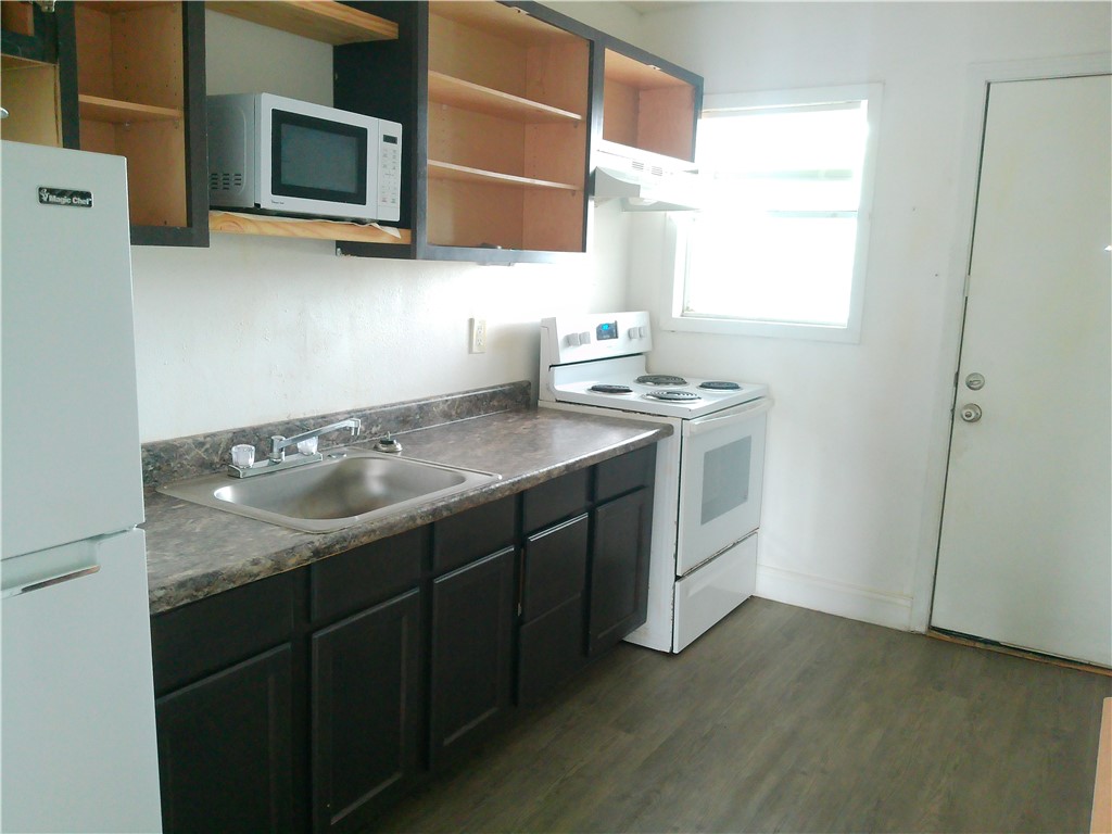 829 Indiana Ave 3 Property Photo 3