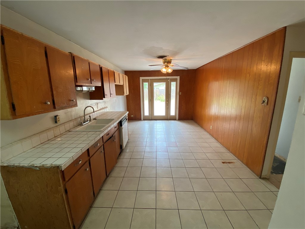 234 Caribbean Dr Property Photo 7