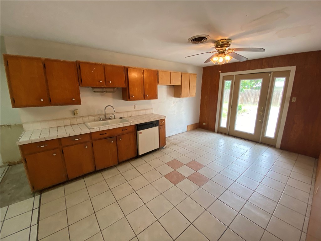 234 Caribbean Dr Property Photo 8