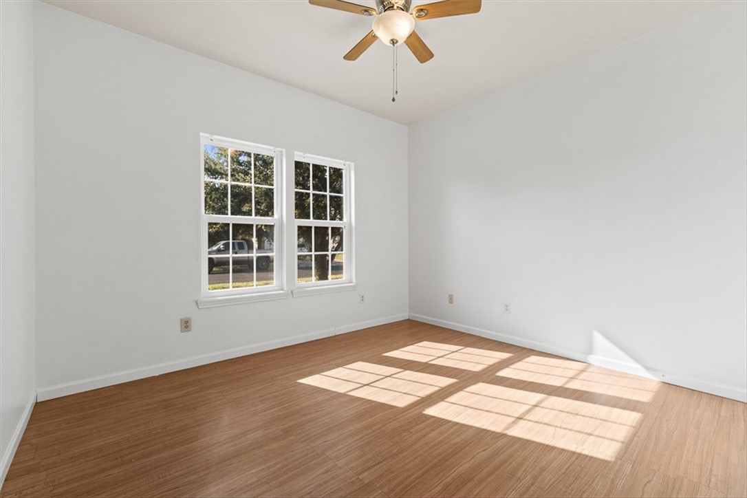 1009 Cupertino St Property Photo 10
