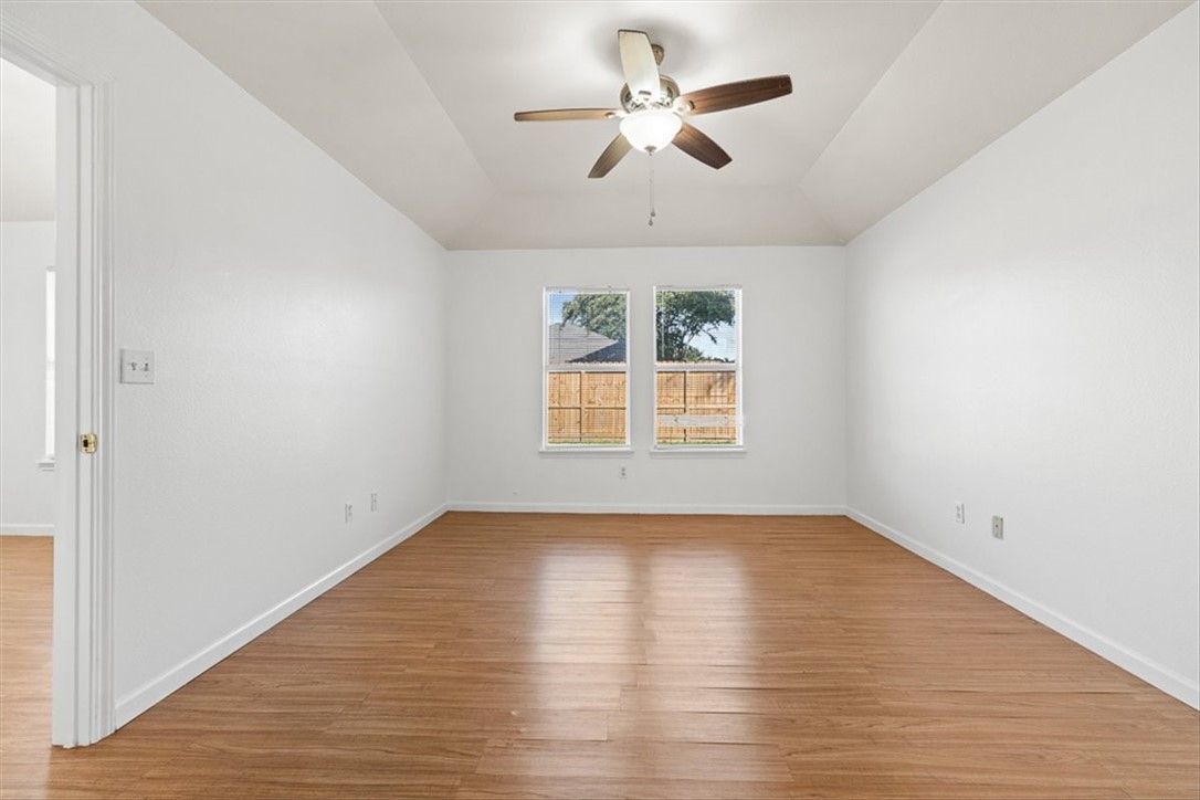 1009 Cupertino St Property Photo 19