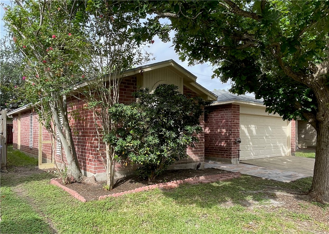 4221 Ridge View Dr Property Photo 3