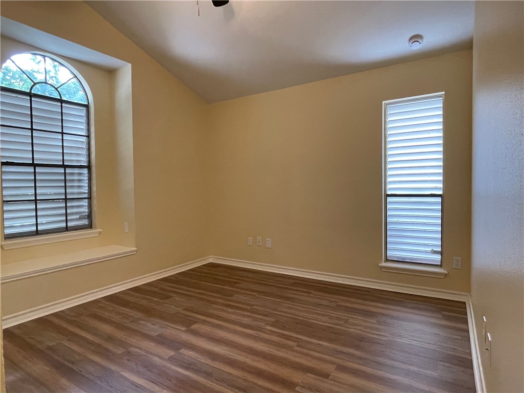 4221 Ridge View Dr Property Photo 7