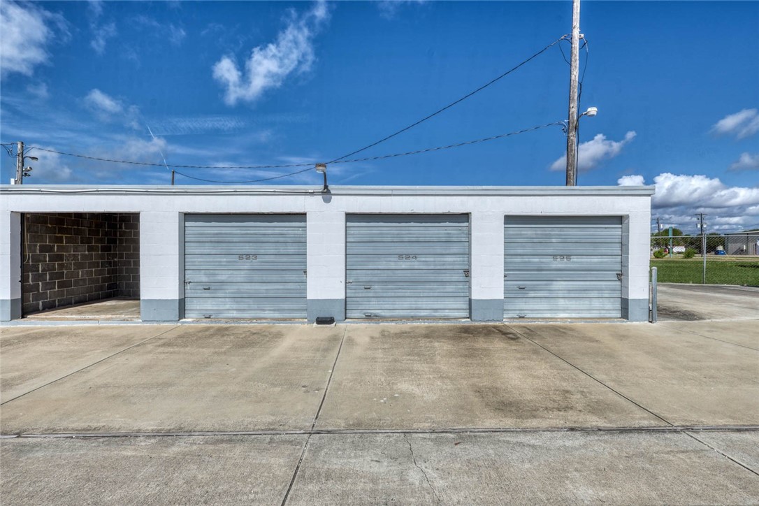 215 5th St Property Photo 12